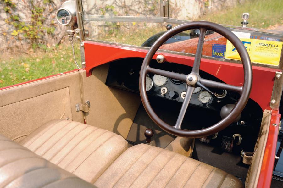  Lancia Lambda Torpedo 1927 года  (фото 2 из 4)